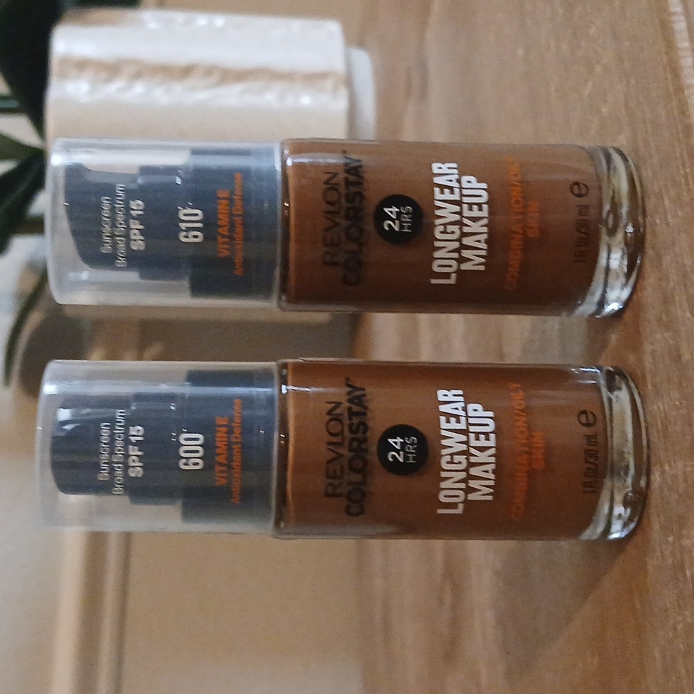 New Two Revlon Colorstay Longwear Makeup Skin Combination SPF 15 Makeup Beauty - Picture 3 of 12
